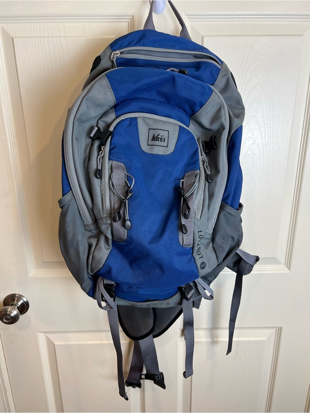 REI lookout 40 liter Blue Gray Backpack with bladder and frame